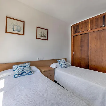 Llenaire 1, Sea View, Pool, Wifi Apartment *