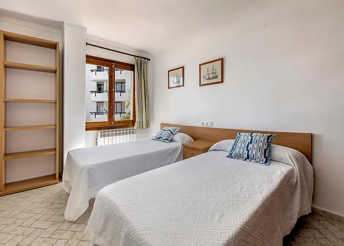 Llenaire 1, Sea View, Pool, Wifi Apartment