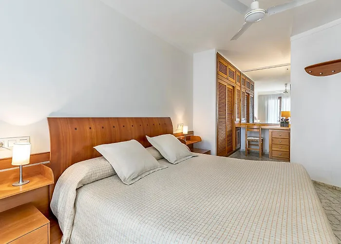 Apartmán Llenaire 1, Sea View, Pool, Wifi *